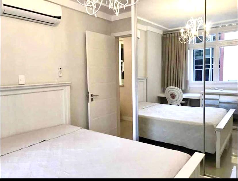 Imagem Apartamento com 2 Quartos à Venda, 57 m²em Centro - Florianópolis