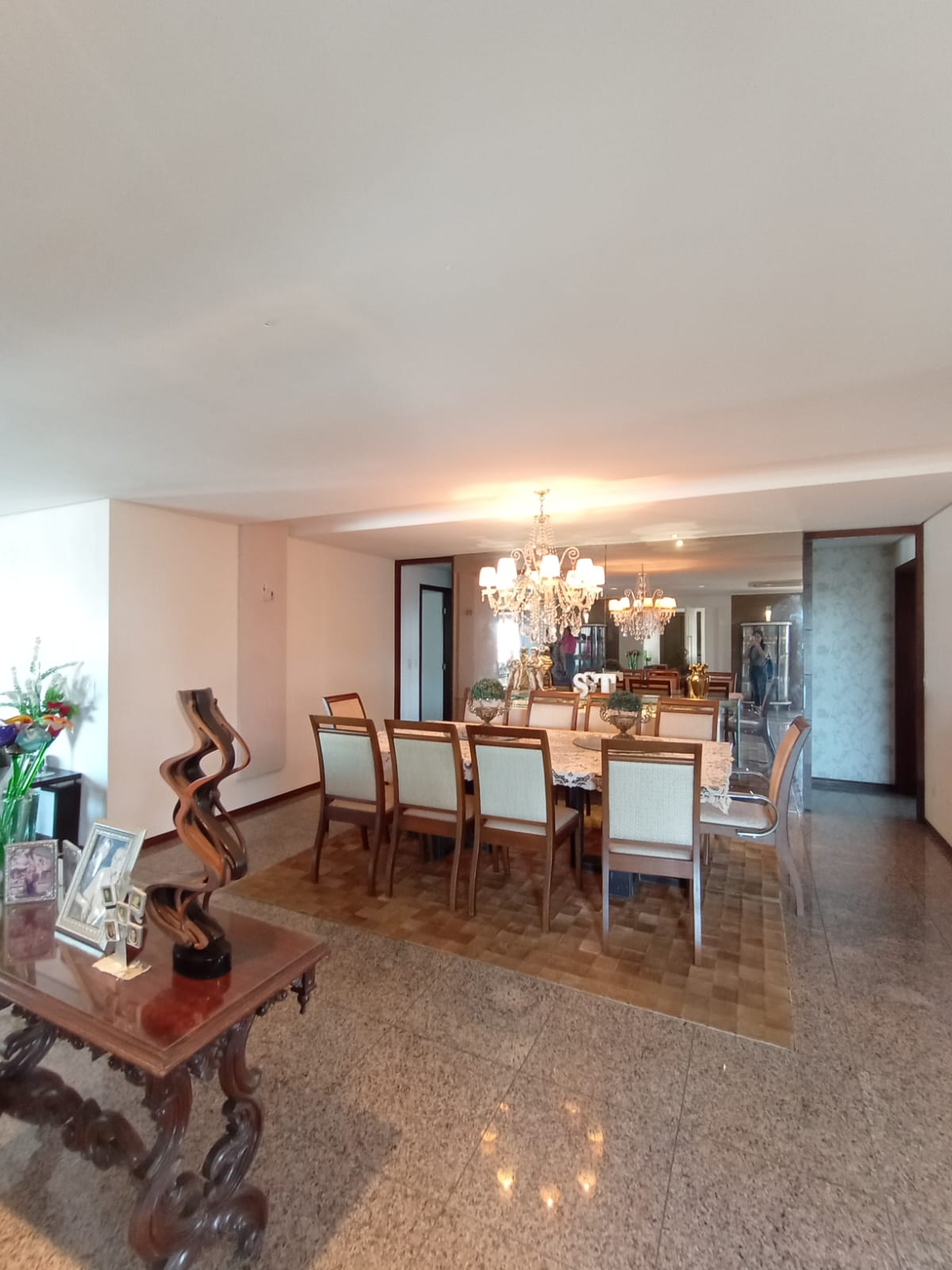 Imagem Apartamento com 4 Quartos à Venda, 315 m²em Guararapes - Fortaleza