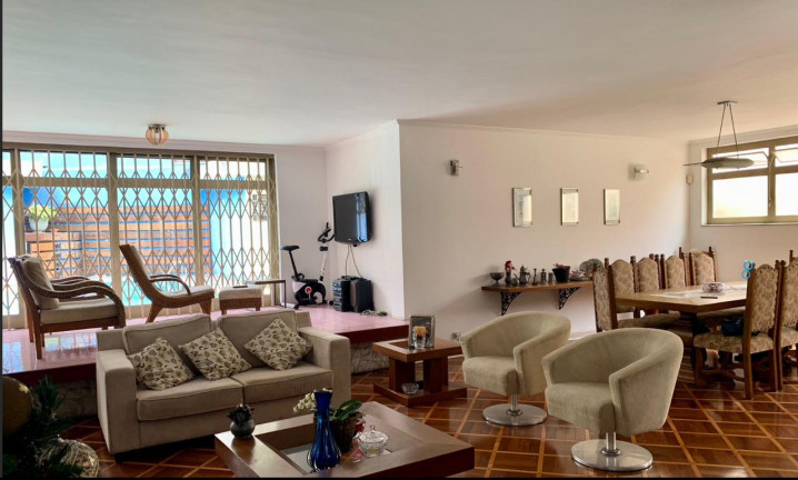 Casa com 4 Quartos à Venda, 377 m² em Alto de Pinheiros - São Paulo