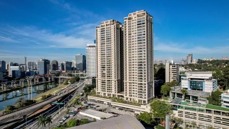 Apartamento com 4 Quartos à Venda, 186 m²em Real Parque - São Paulo