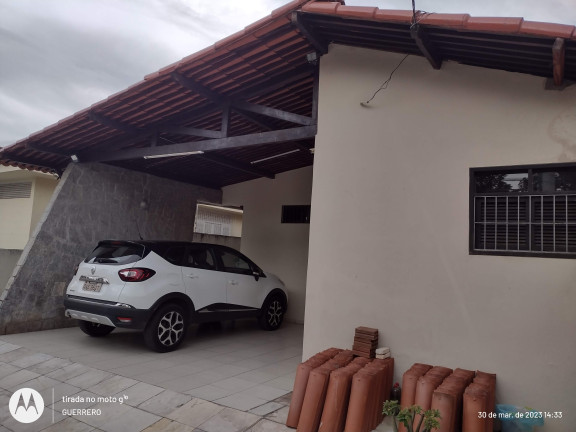 Imagem Casa com 3 Quartos à Venda, 330 m² em Lagoa Nova - Natal