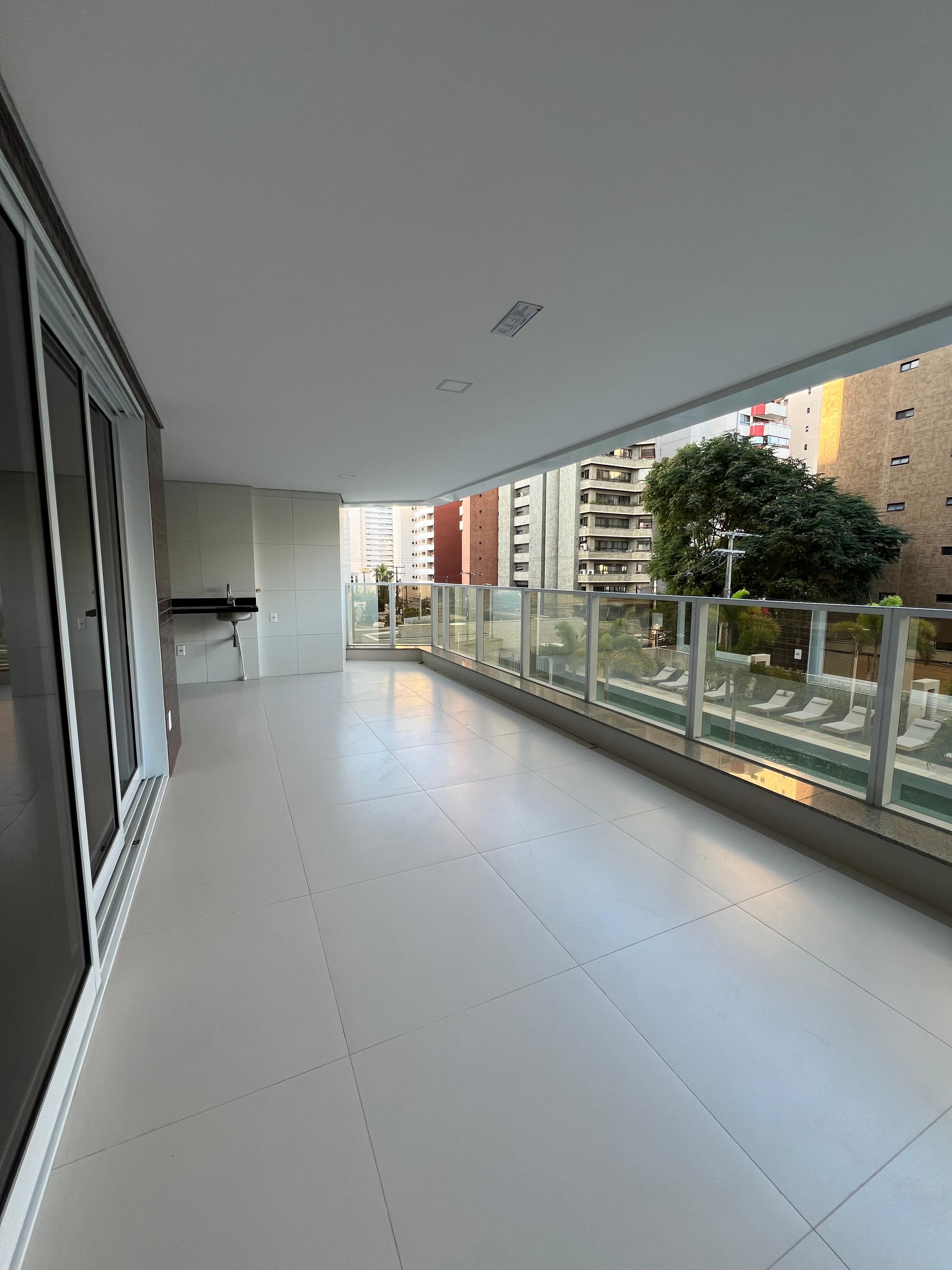 Foto do imóvel: Apartamento com 4 Quartos à Venda, 230 m² em Meireles - Fortaleza