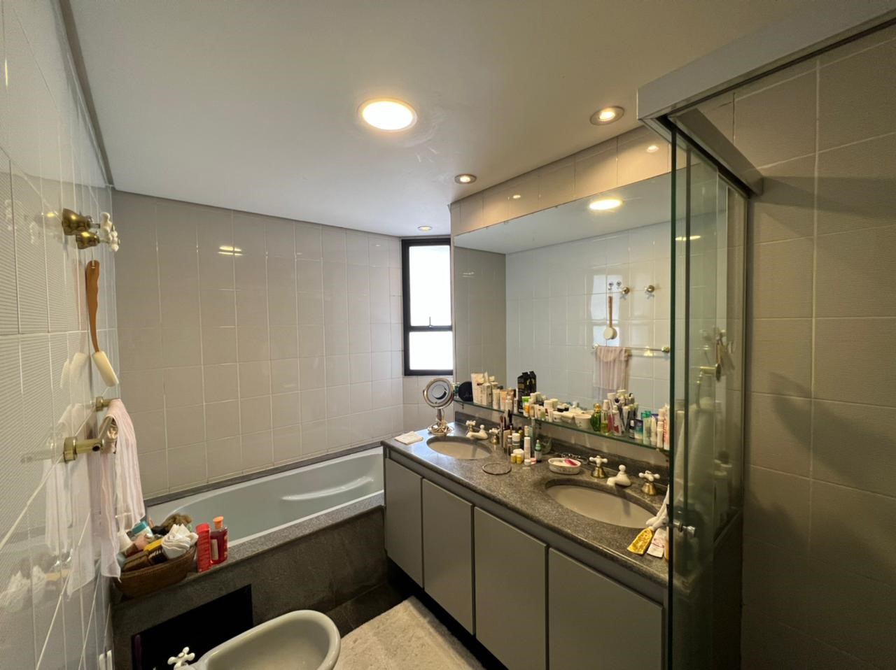 Foto do imóvel: Apartamento com 4 Quartos à Venda ou Locação, 220 m² em Itaim Bibi - São Paulo