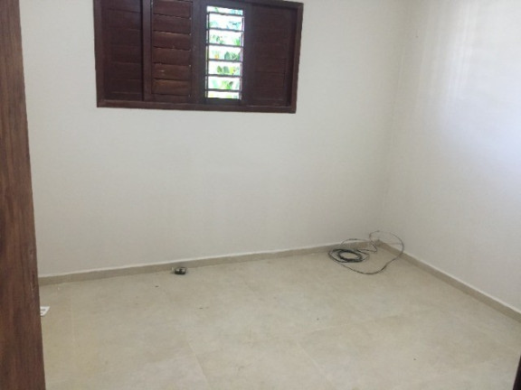 Imagem Casa com 4 Quartos para Alugar, 250 m²em Lagoa Nova - Natal