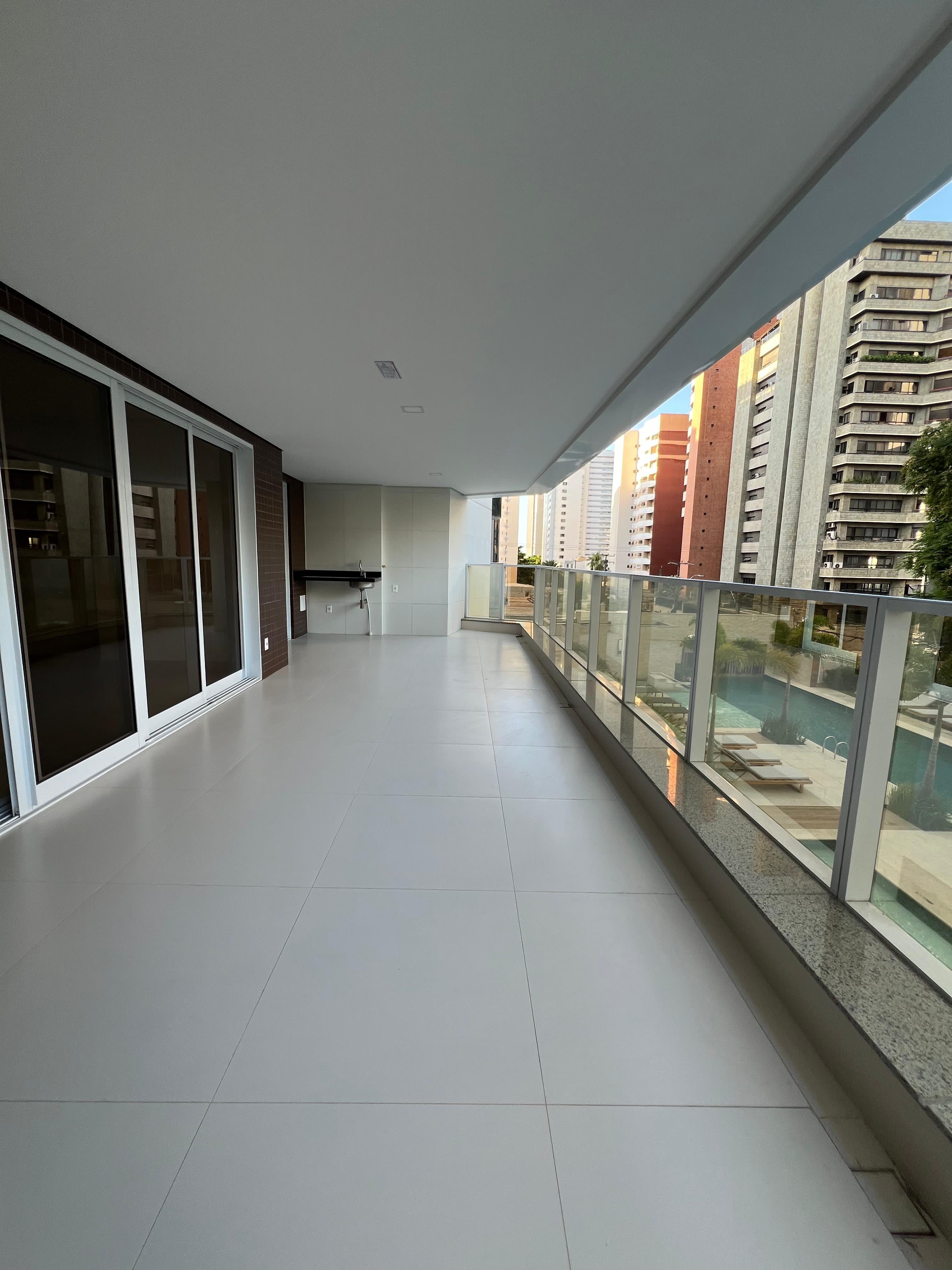 Foto do imóvel: Apartamento com 4 Quartos à Venda, 230 m² em Meireles - Fortaleza
