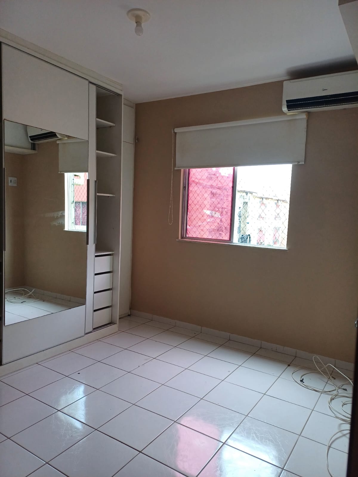 Imagem Apartamento com 2 Quartos para Alugar, 53 m²em Cohama - São Luís