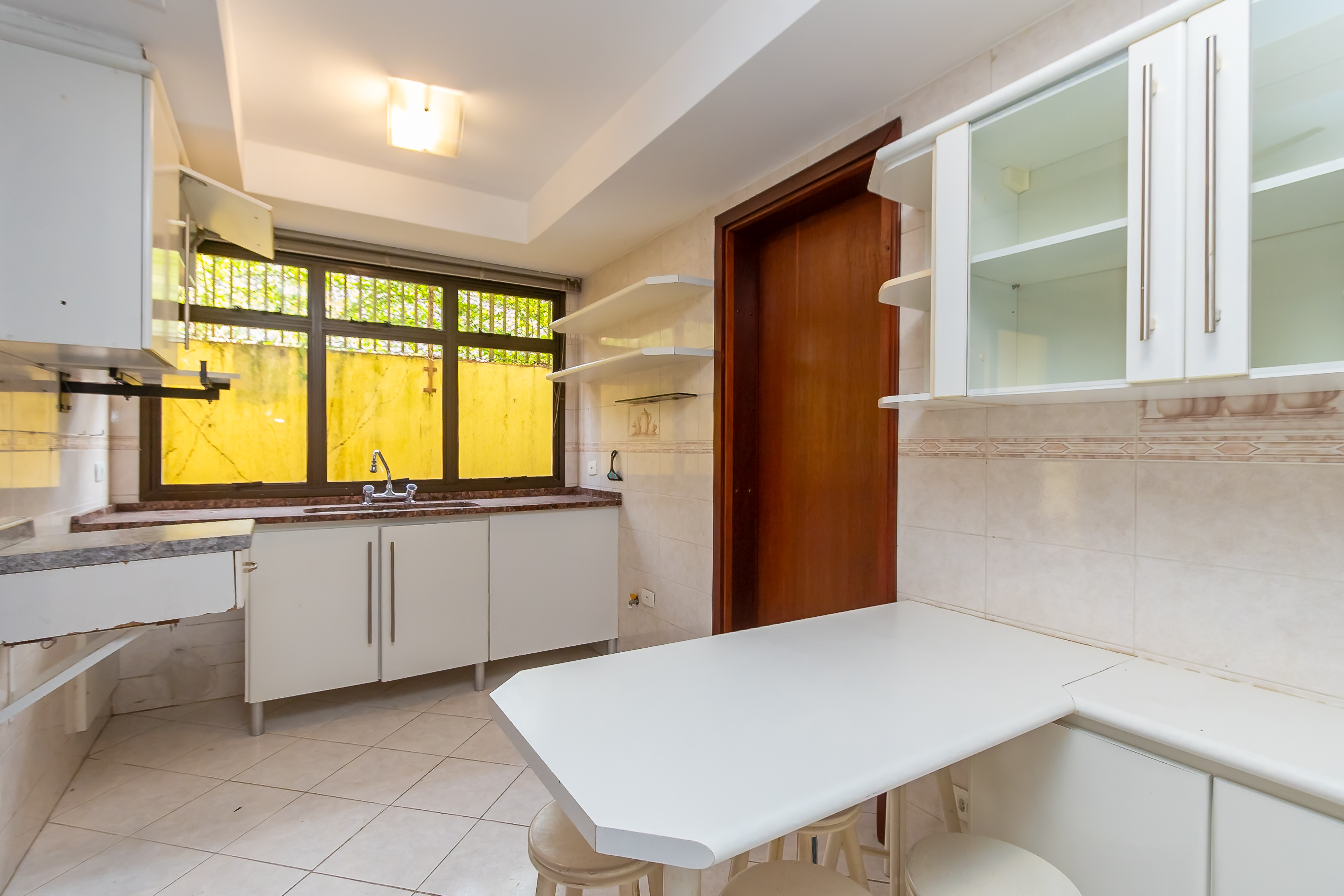 Foto do imóvel: Sobrado com 3 Quartos à Venda, 278 m²em Vista Alegre - Curitiba