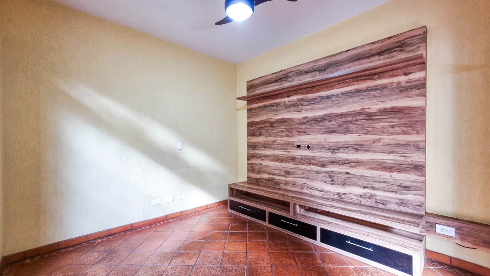 Imagem Casa de Condomínio com 3 Quartos à Venda, 250 m²em Alphaville - Santana de Parnaíba