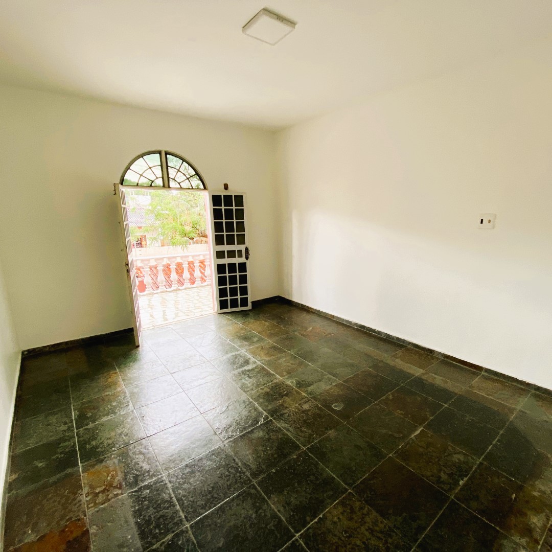 Foto do imóvel: Casa com 4 Quartos para Alugar, 458 m²em Aleixo - Manaus