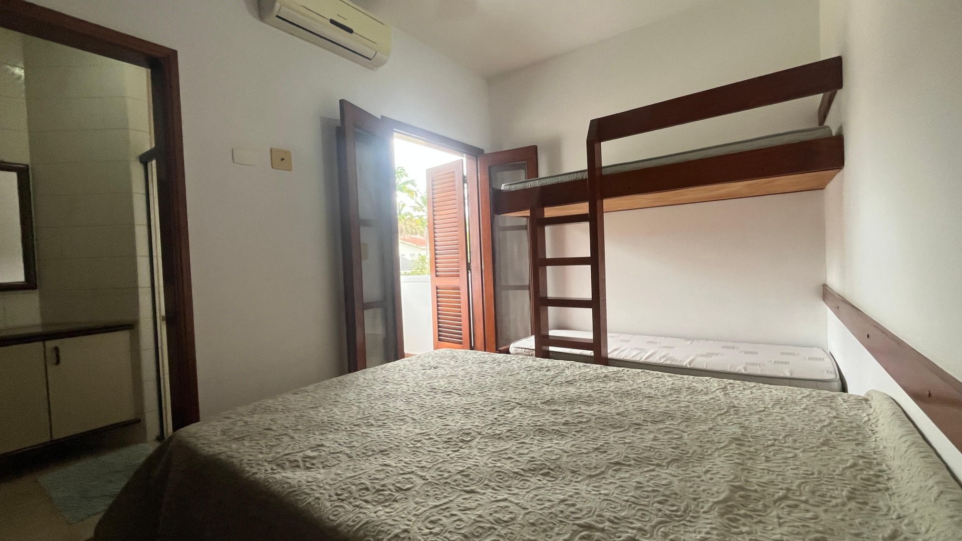 Foto do imóvel: Casa com 8 Quartos à Venda ou Temporada, 390 m² em Riviera - Bertioga
