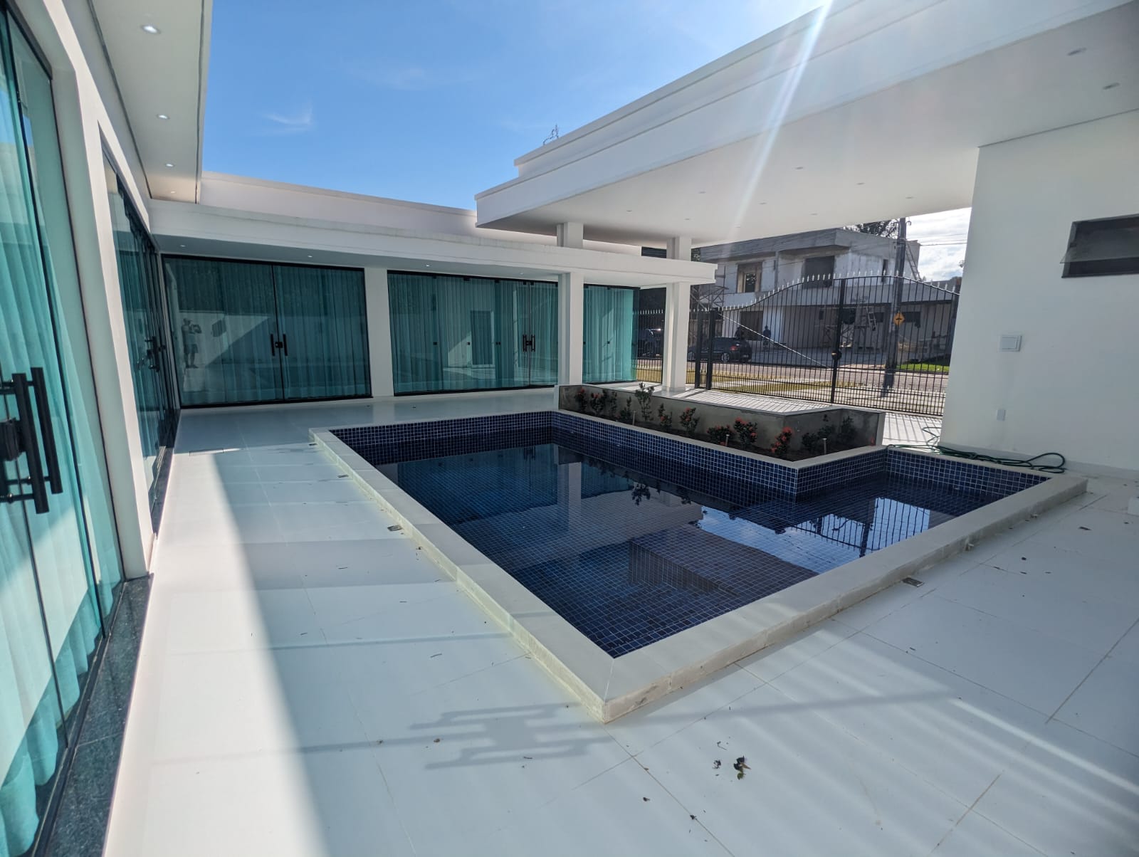 Imagem Casa de Condomínio com 3 Quartos à Venda, 290 m²em Ponta Negra - Manaus