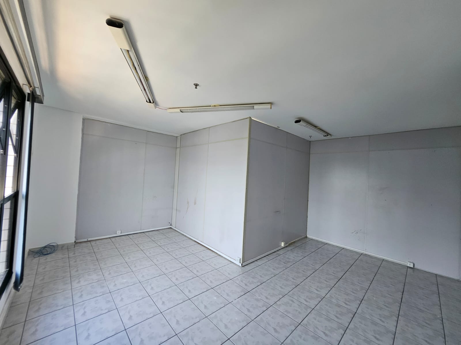 Foto do imóvel: Sala Comercial à Venda, 80 m² em  - 