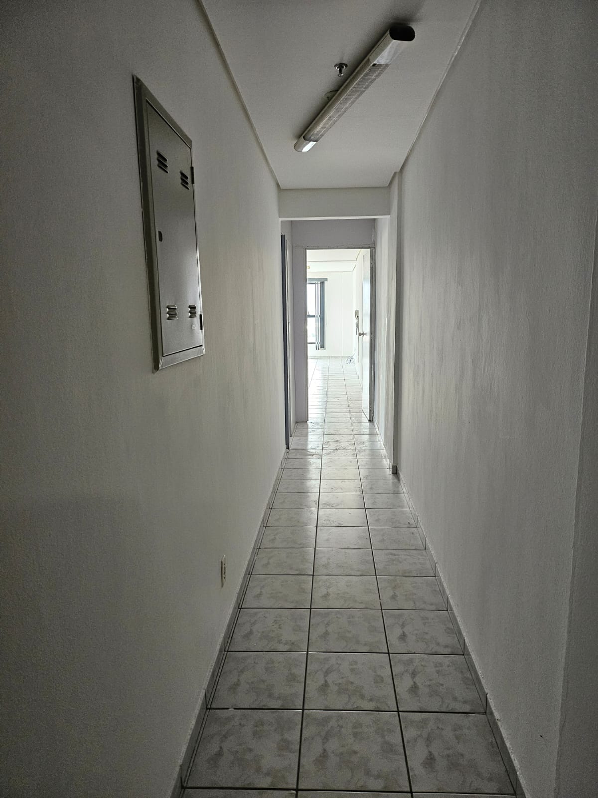 Foto do imóvel: Sala Comercial à Venda, 80 m² em  - 