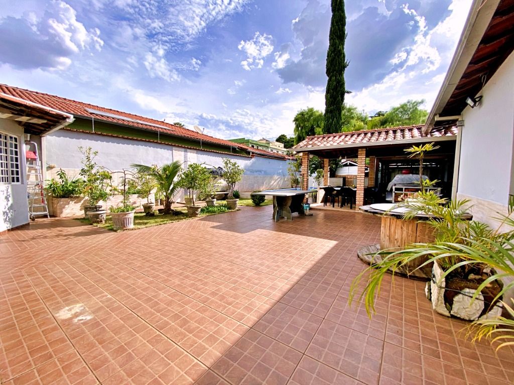 Foto do imóvel: Casa com 3 Quartos à Venda, 266 m² em Planalto - Belo Horizonte Foto do imóvel: Casa com 3 Quartos à Venda, 266 m² em Planalto - Belo Horizonte