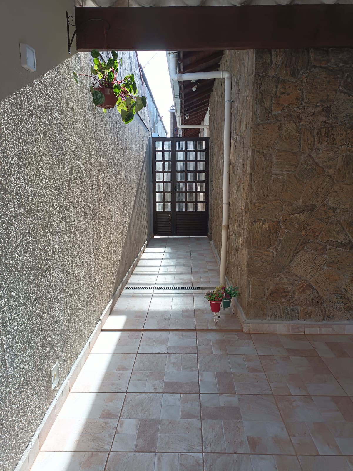 Imagem Casa com 2 Quartos à Venda, 90 m²em Vila São Sebastião - Mogi das Cruzes