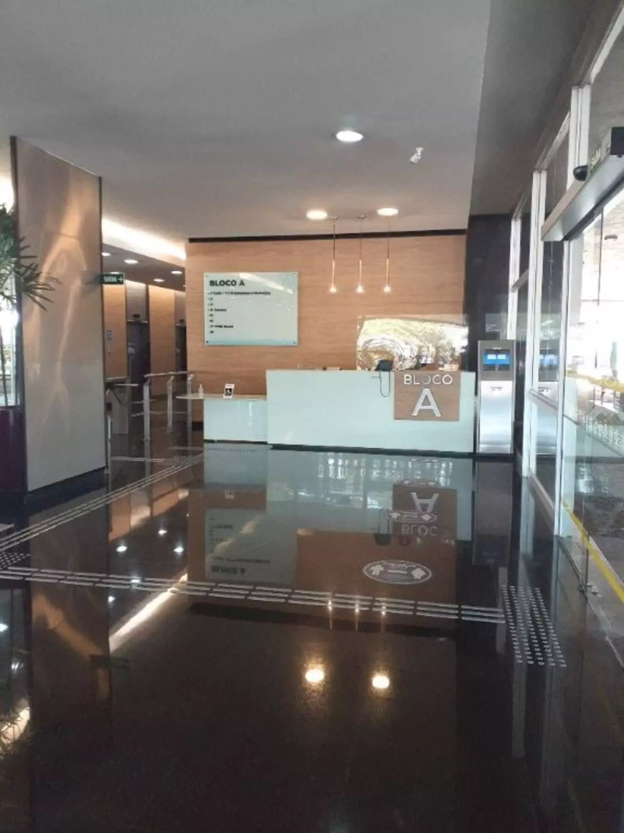 Foto do imóvel: Sala Comercial à Venda ou Locação, 2.844 m² em Jardim São Luís - São Paulo