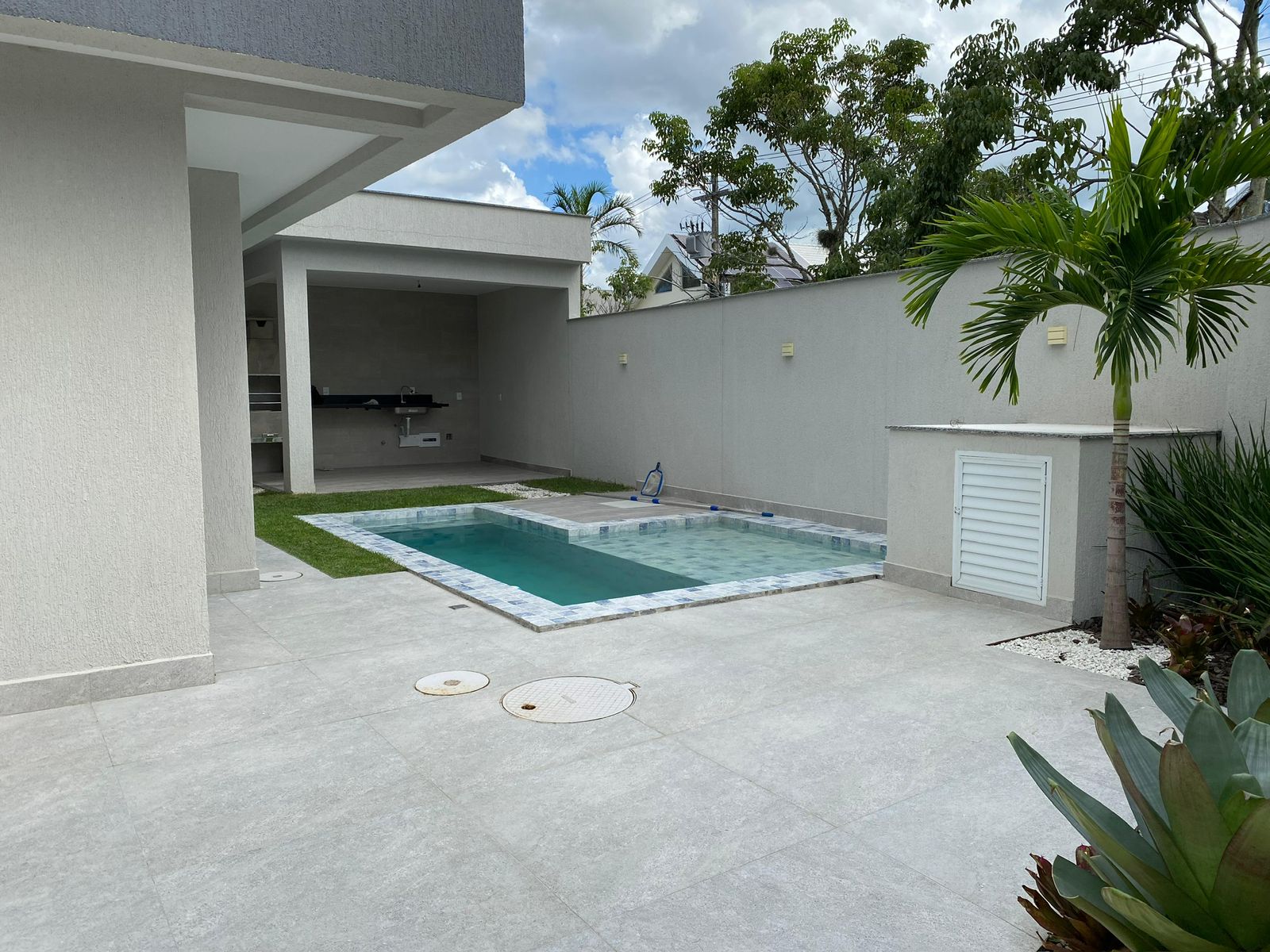 Foto do imóvel: Casa de Condomínio com 4 Quartos à Venda, 220 m² em Vargem Pequena - Rio de Janeiro