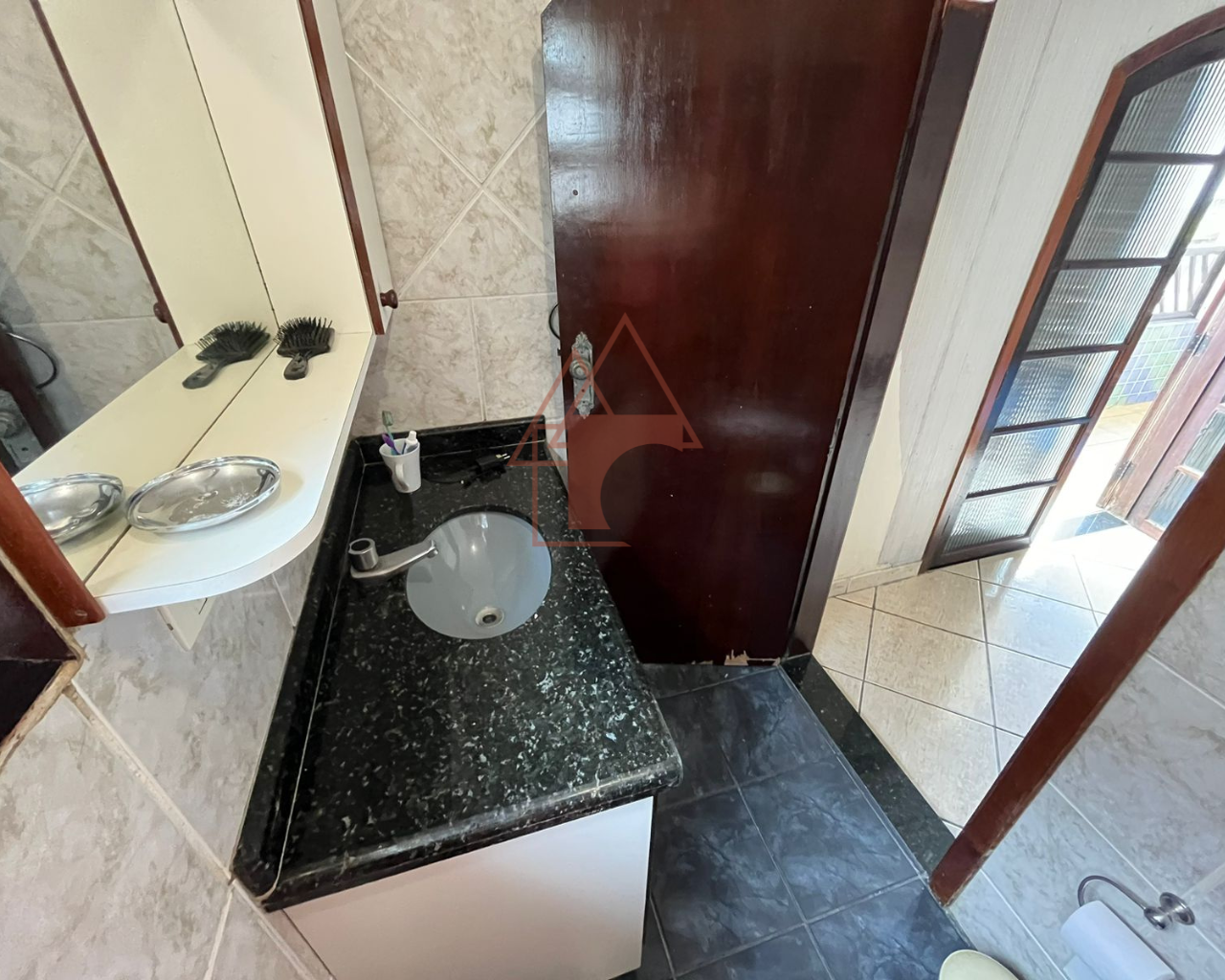 Imagem Sobrado com 4 Quartos à Venda, 162 m²em Vila Ponte Nova - Cubatão