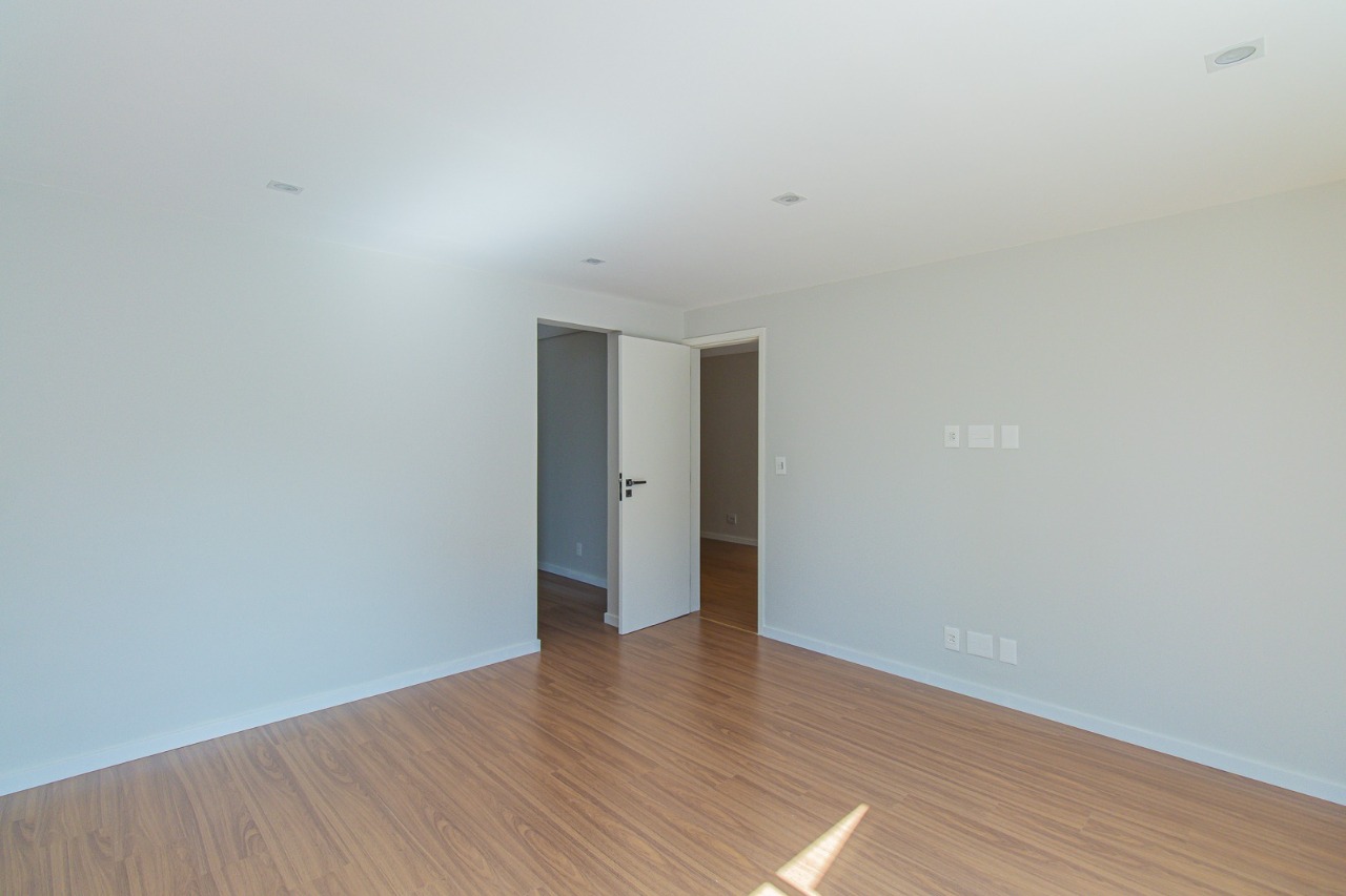 Foto do imóvel: Casa com 3 Quartos à Venda, 436 m² em Jardim Marajoara - São Paulo