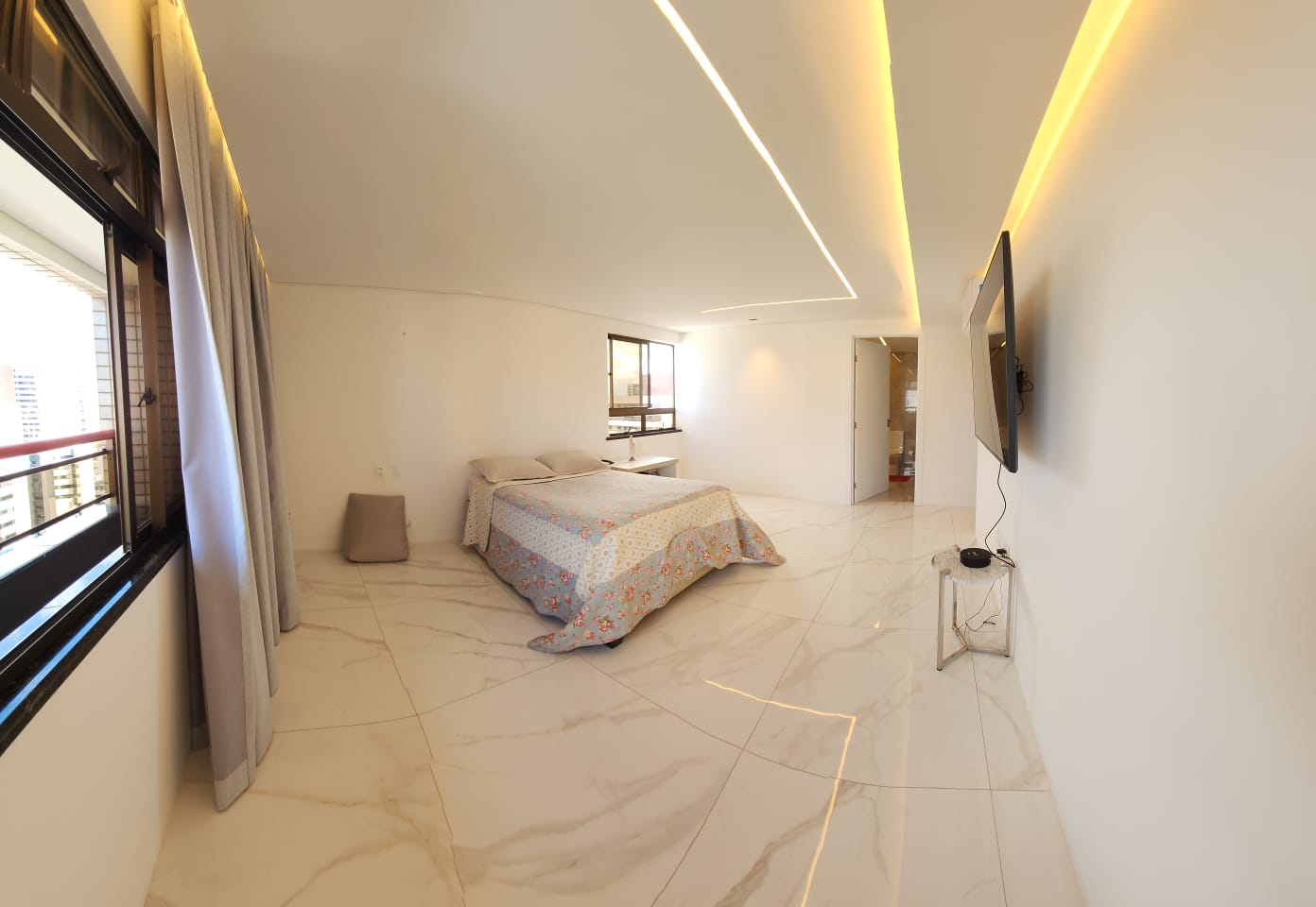 Imagem Apartamento com 5 Quartos à Venda, 340 m²em Meireles - Fortaleza