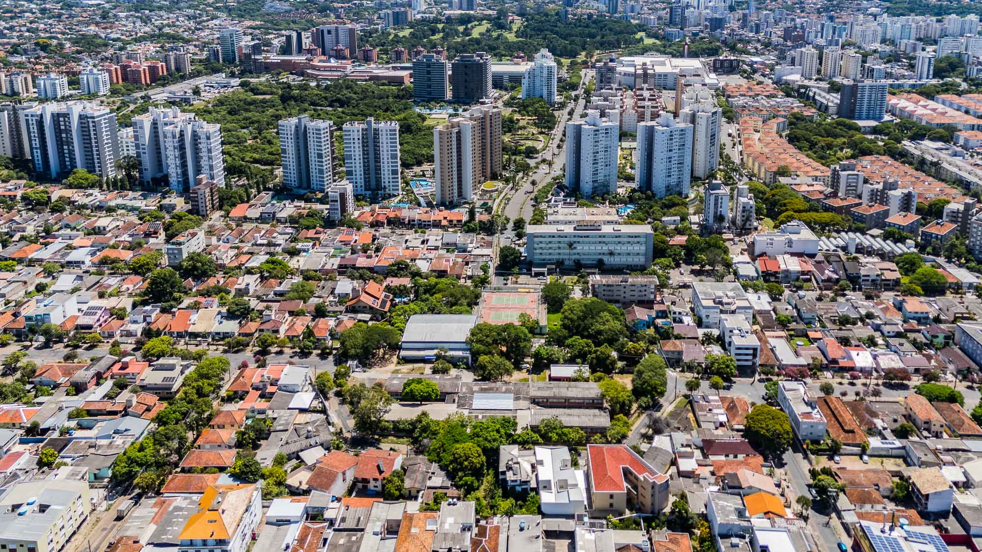 Foto do imóvel: Terreno à Venda, 705 m² em Vila Ipiranga - Porto Alegre