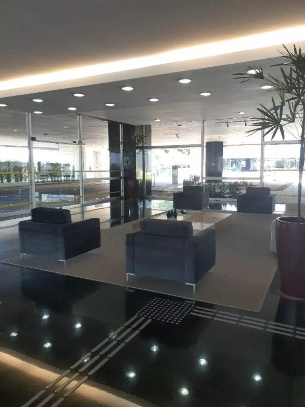 Foto do imóvel: Sala Comercial à Venda ou Locação, 2.844 m² em Jardim São Luís - São Paulo