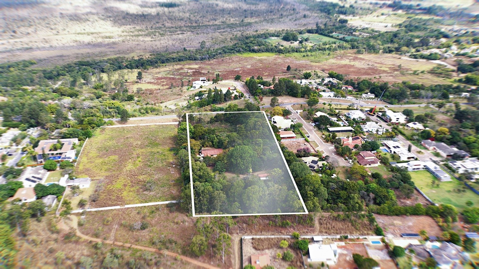 Foto do imóvel: Terreno em Condomínio à Venda, 24.800 m² em Park Way - Brasília