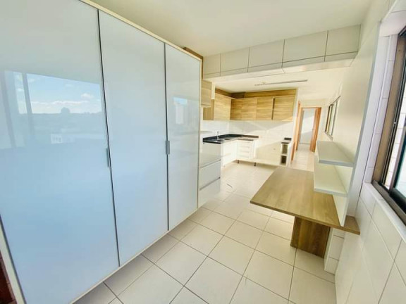 Imagem Apartamento com 4 Quartos à Venda, 214 m² em Petrópolis - Natal