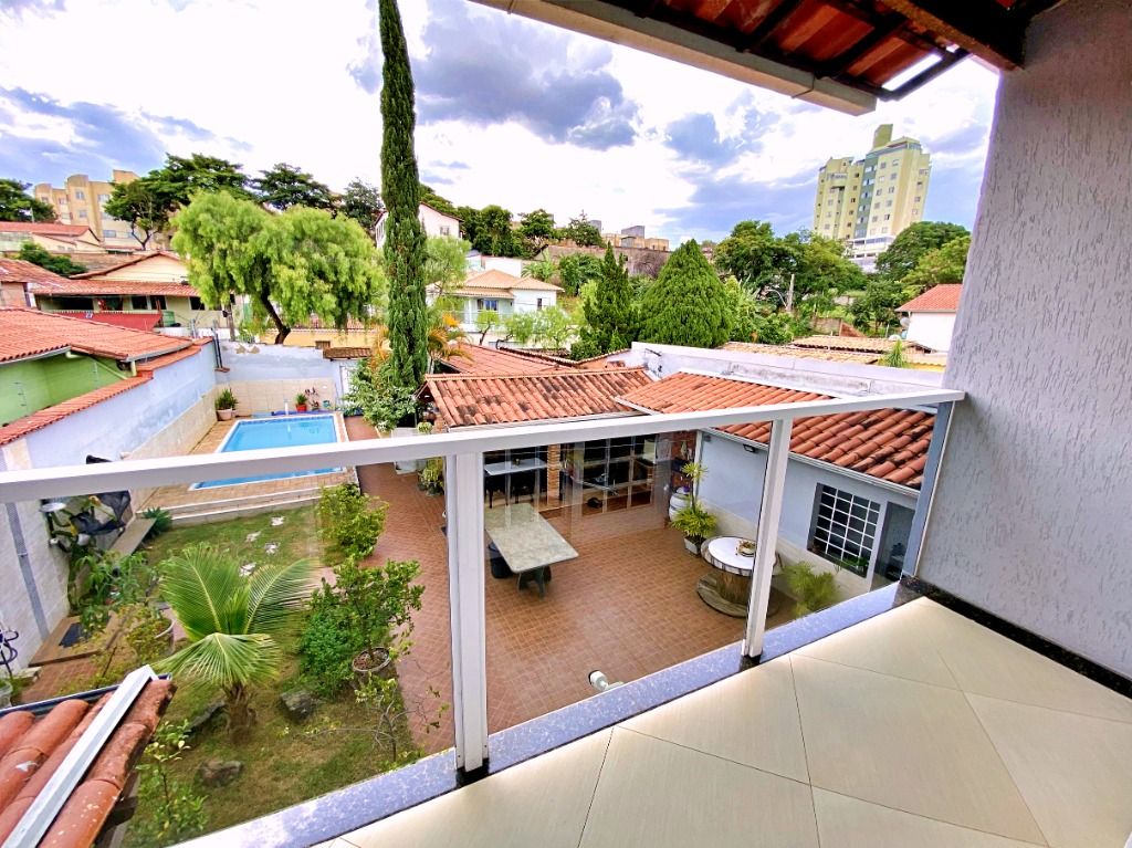Foto do imóvel: Casa com 3 Quartos à Venda, 266 m² em Planalto - Belo Horizonte Foto do imóvel: Casa com 3 Quartos à Venda, 266 m² em Planalto - Belo Horizonte