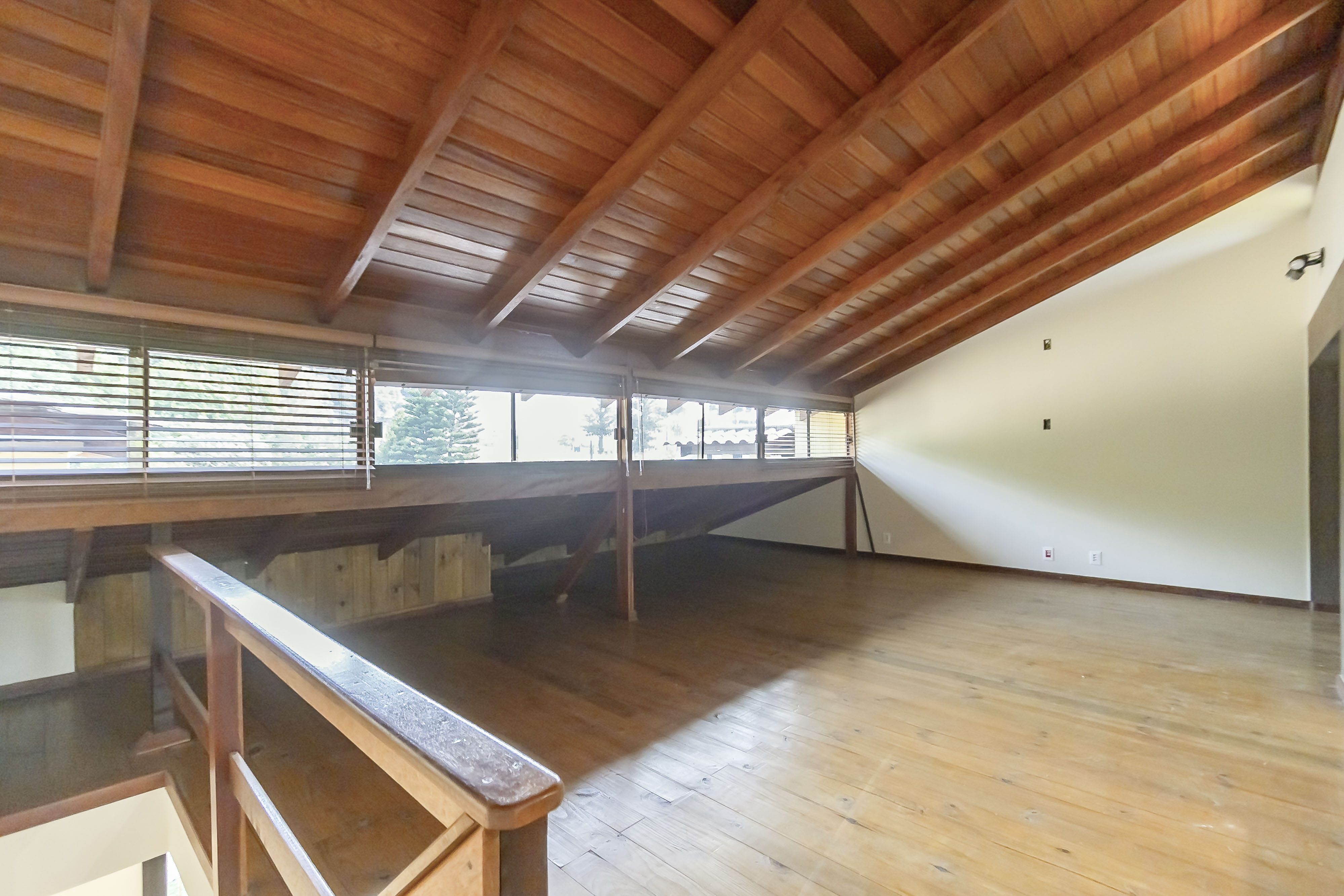 Foto do imóvel: Sobrado com 3 Quartos à Venda, 278 m²em Vista Alegre - Curitiba
