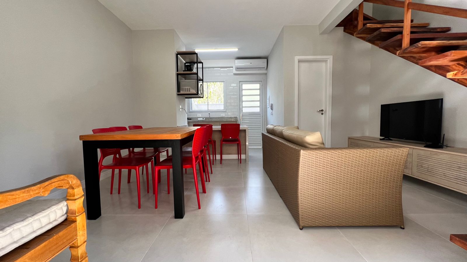 Imagem Casa de Condomínio com 2 Quartos para Alugar, 81 m²em São Lourenço - Bertioga