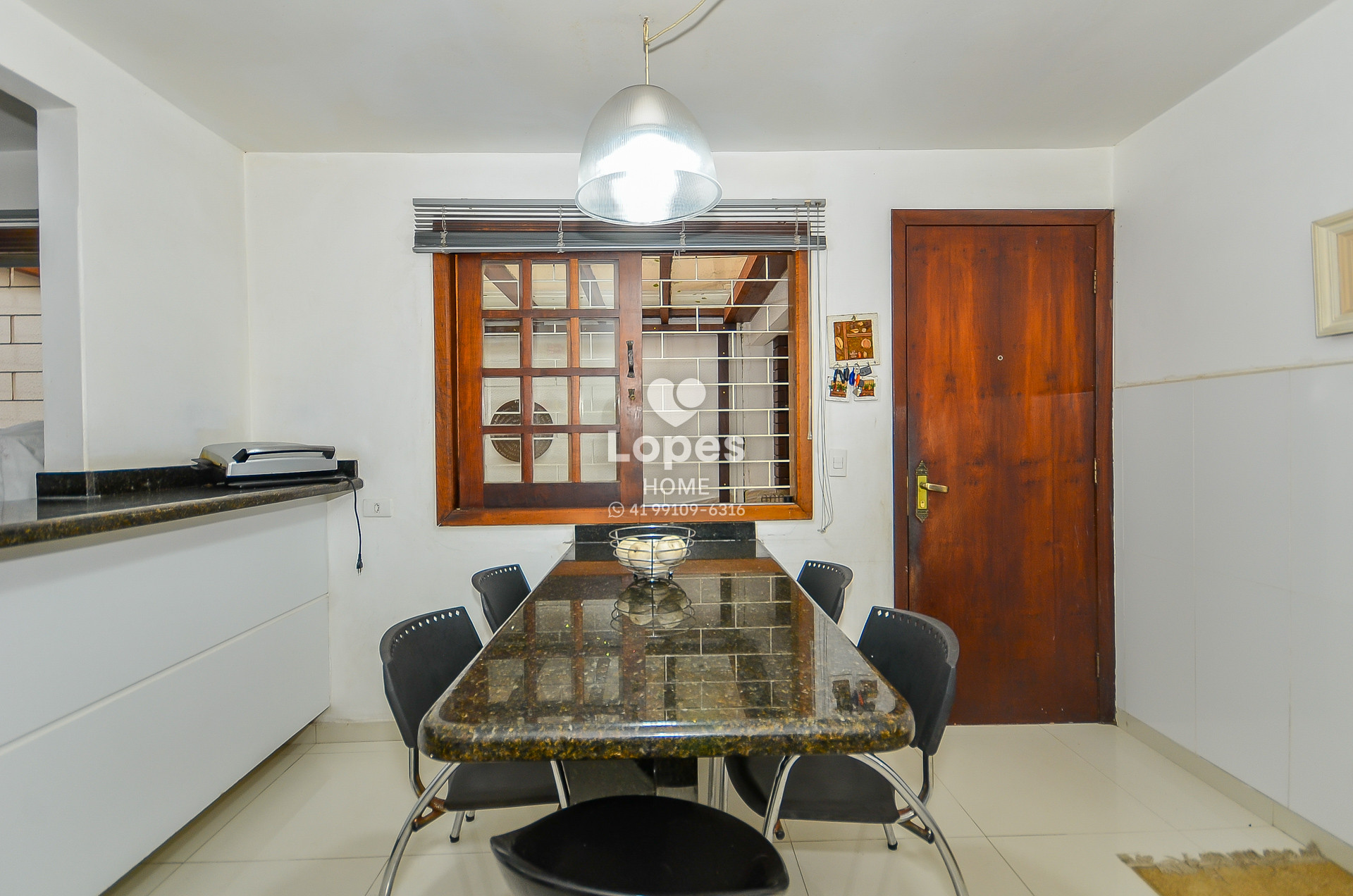 Imagem Casa com 4 Quartos à Venda, 310 m²em Hugo Lange - Curitiba