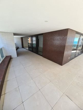 Apartamento com 6 Quartos à Venda,  em Meireles - Fortaleza