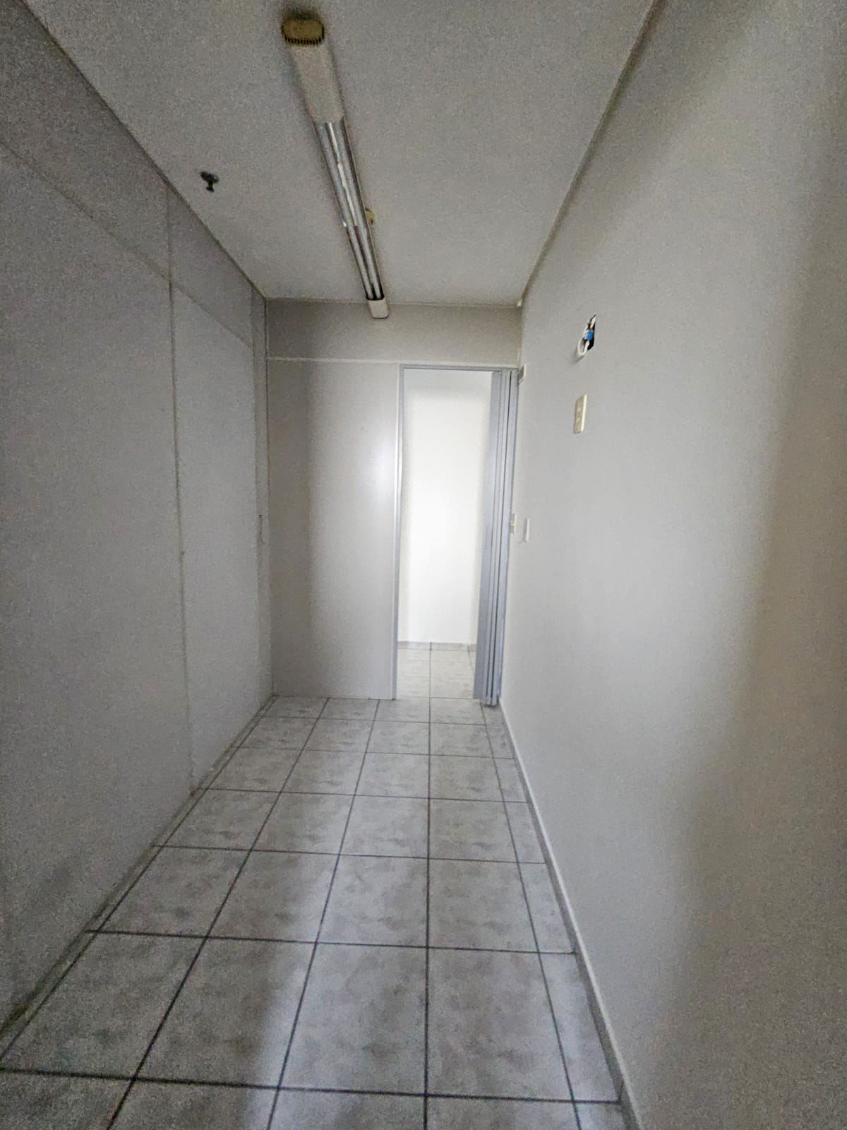 Foto do imóvel: Sala Comercial à Venda, 80 m² em  - 