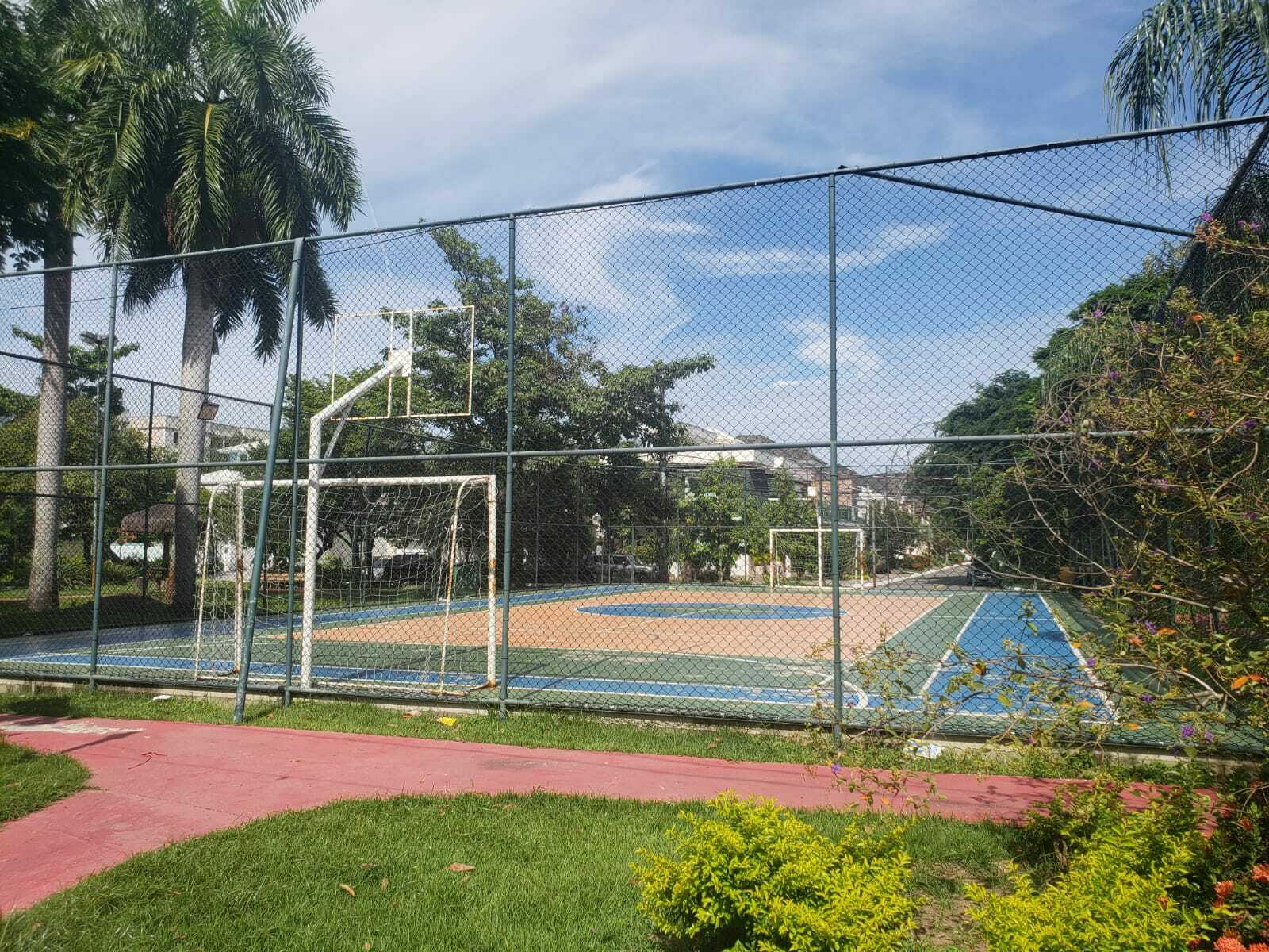 Foto do imóvel: Casa de Condomínio com 3 Quartos à Venda, 248 m² em Campo Grande - Rio de Janeiro