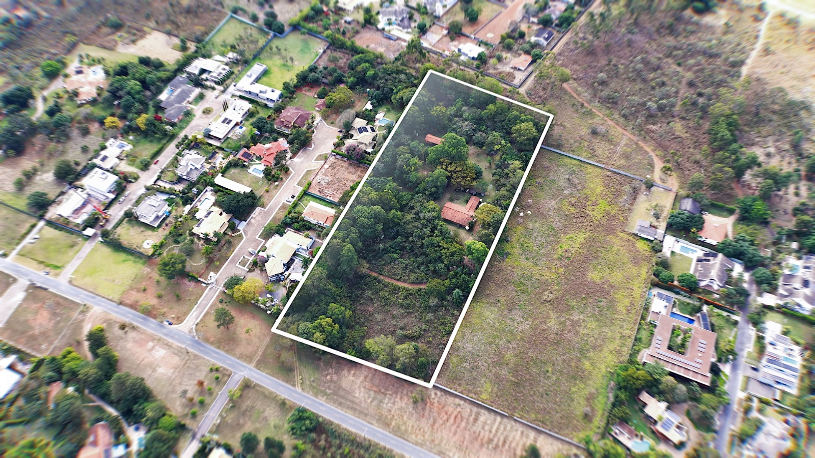 Foto do imóvel: Terreno em Condomínio à Venda, 24.800 m² em Park Way - Brasília