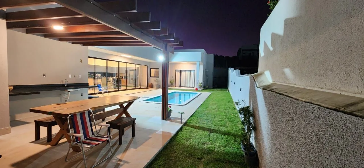 Foto do imóvel: Casa de Condomínio com 3 Quartos à Venda, 210 m²em Cajupiranga - Parnamirim