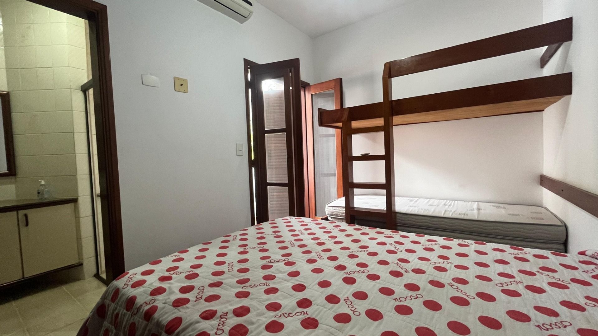 Foto do imóvel: Casa com 8 Quartos à Venda ou Temporada, 390 m² em Riviera - Bertioga