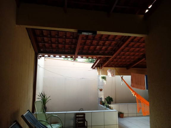 Imagem Casa com 3 Quartos à Venda, 210 m² em Parque Flamboyant - Goiânia