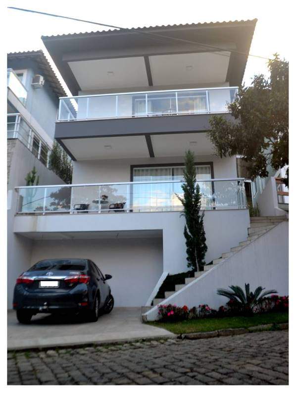 Imagem Casa com 3 Quartos à Venda, 250 m² em Varzea - Teresópolis