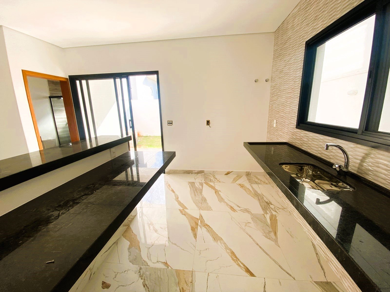 Imagem Casa de Condomínio com 3 Quartos à Venda, 170 m²em Loteamento Reserva da Mata - Jundiaí