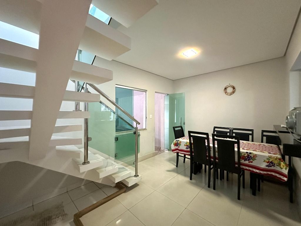 Foto do imóvel: Casa com 3 Quartos à Venda, 122 m² em Planalto - Belo Horizonte