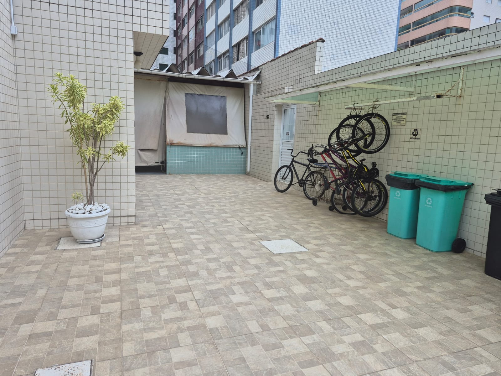 Foto do imóvel: Apartamento com 1 Quarto à Venda, 43 m² em Tupi - Praia Grande