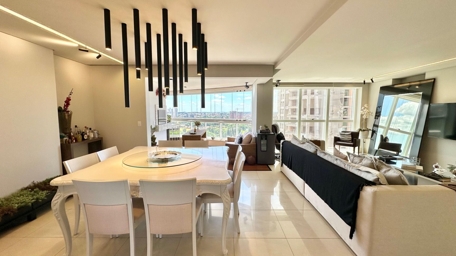 Foto do imóvel: Apartamento com 3 Quartos à Venda, 215 m²em Bela Suiça - Londrina