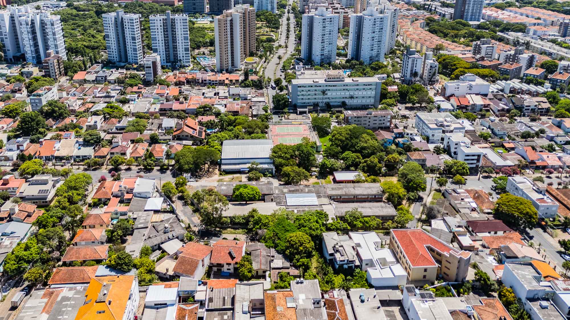 Foto do imóvel: Terreno à Venda, 705 m² em Vila Ipiranga - Porto Alegre