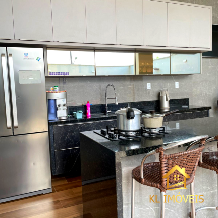 Imagem Casa de Condomínio com 4 Quartos à Venda, 320 m²em Ponta Negra - Manaus