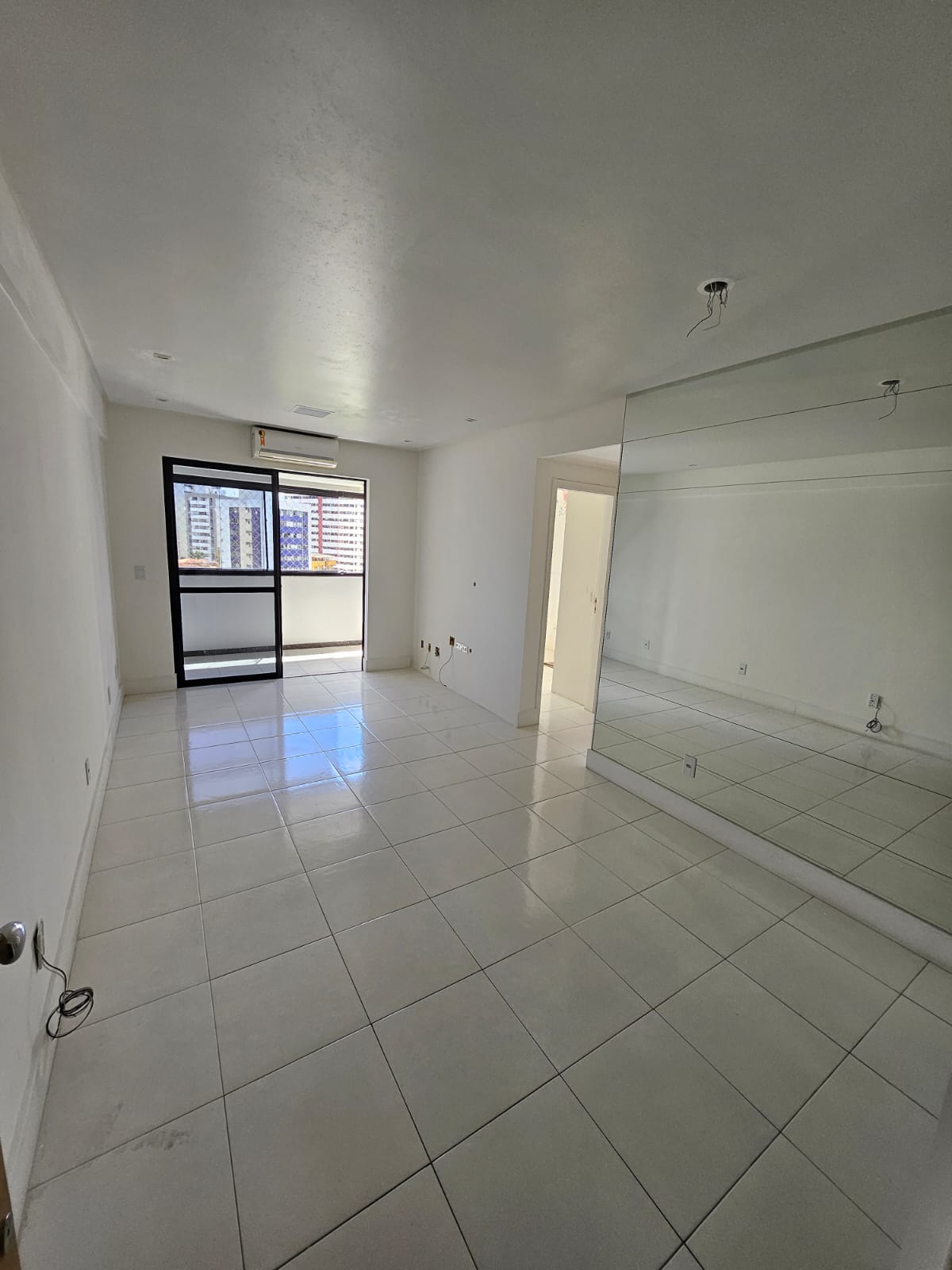 Imagem Apartamento com 2 Quartos à Venda, 77 m²em Imbuí - Salvador