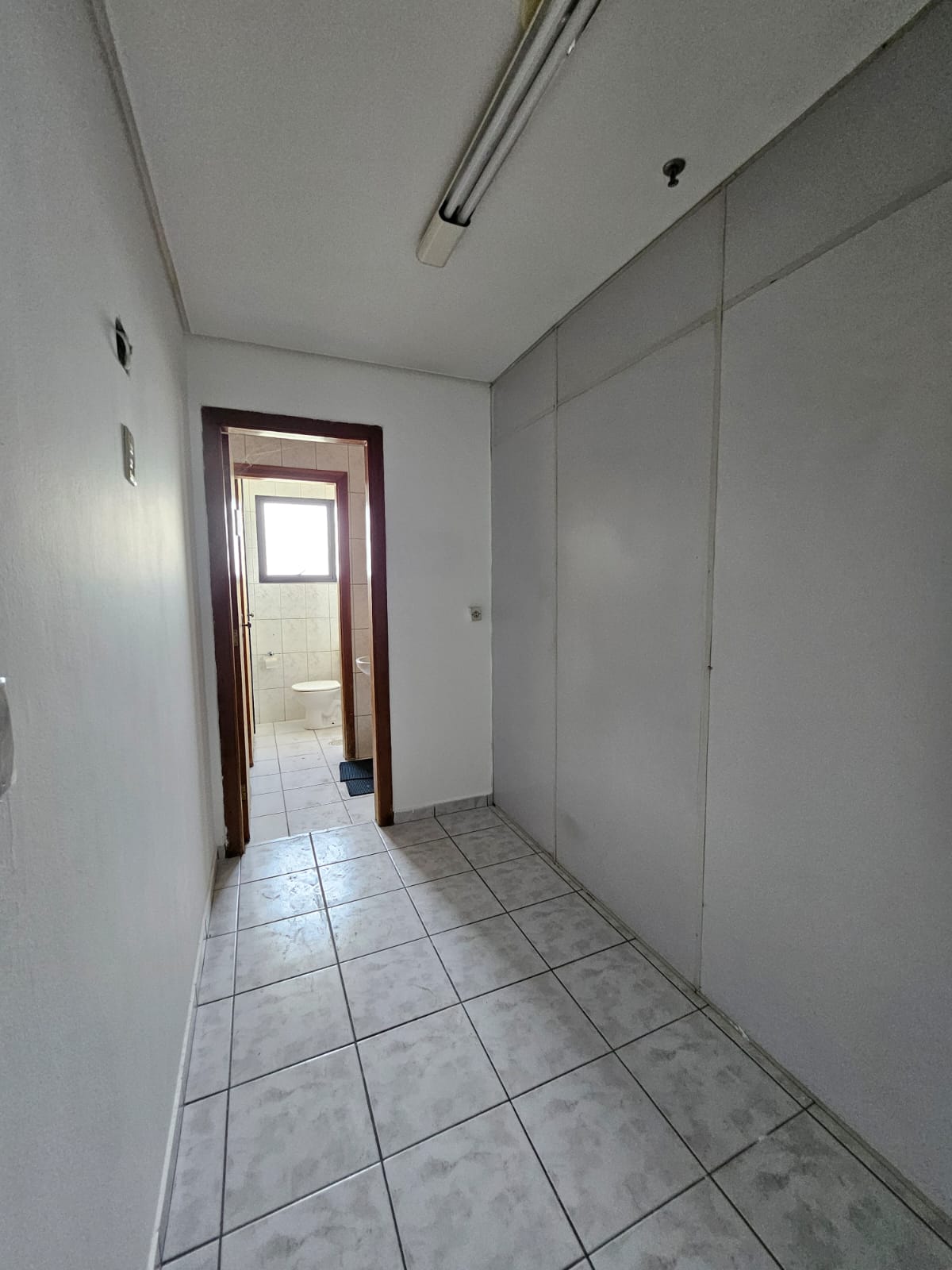 Foto do imóvel: Sala Comercial à Venda, 80 m² em  - 