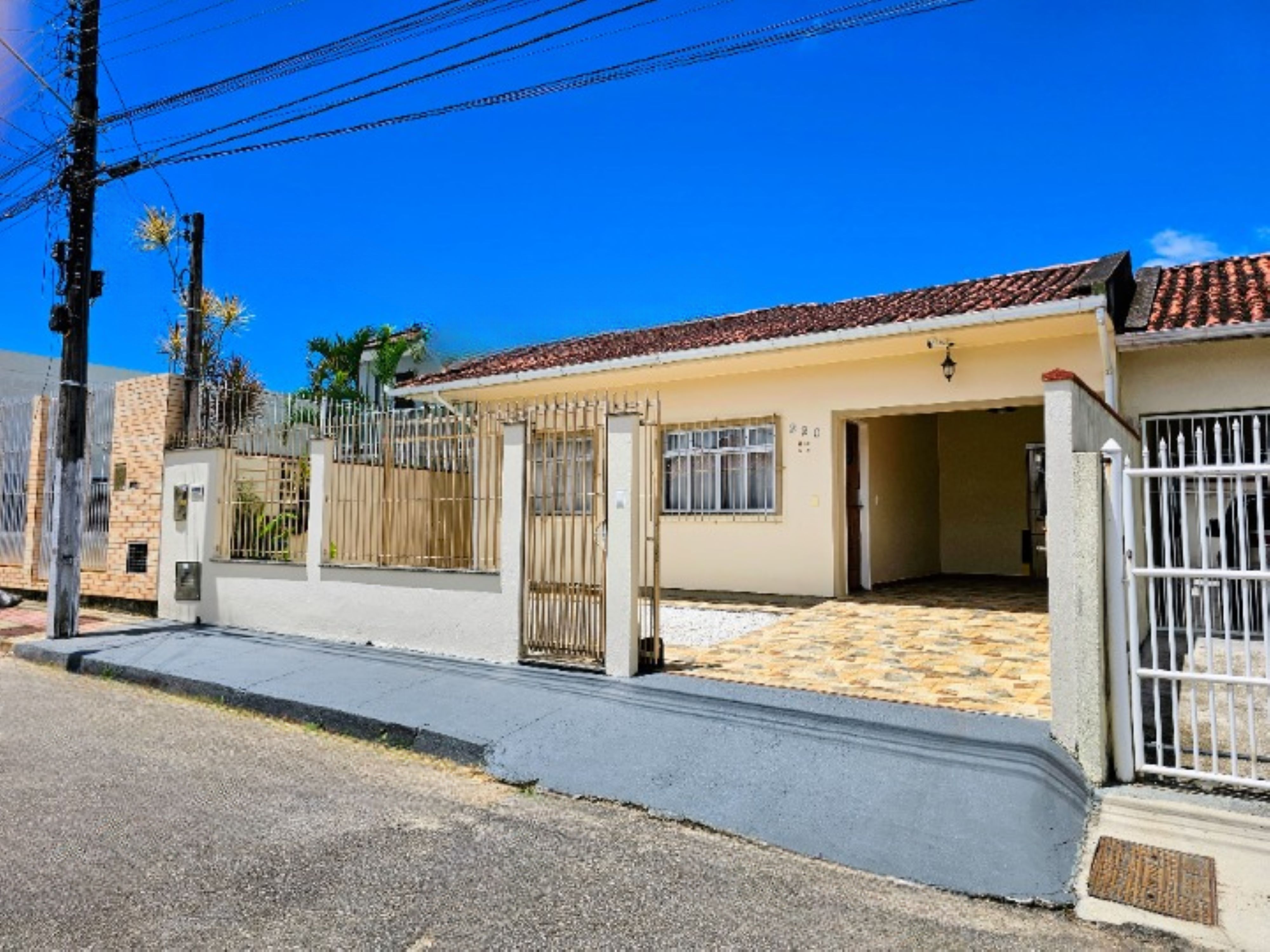 Imagem Casa com 4 Quartos à Venda, 114 m²em Forquilhas - São José