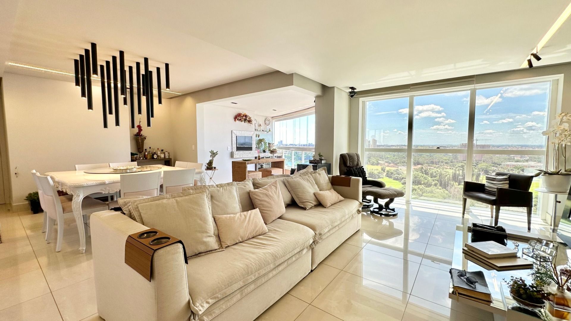 Foto do imóvel: Apartamento com 3 Quartos à Venda, 215 m²em Bela Suiça - Londrina
